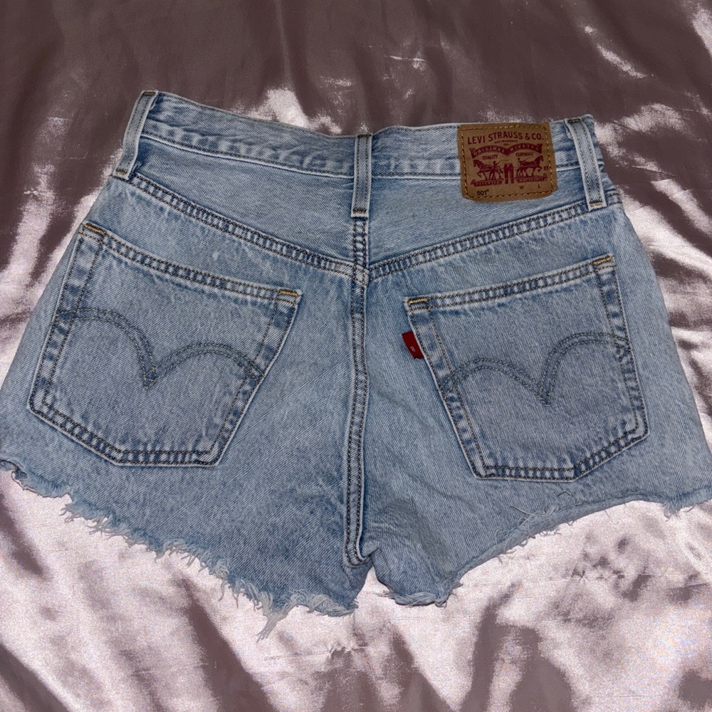 Levi's 501 Women's Light Blue Denim Shorts ⭐️